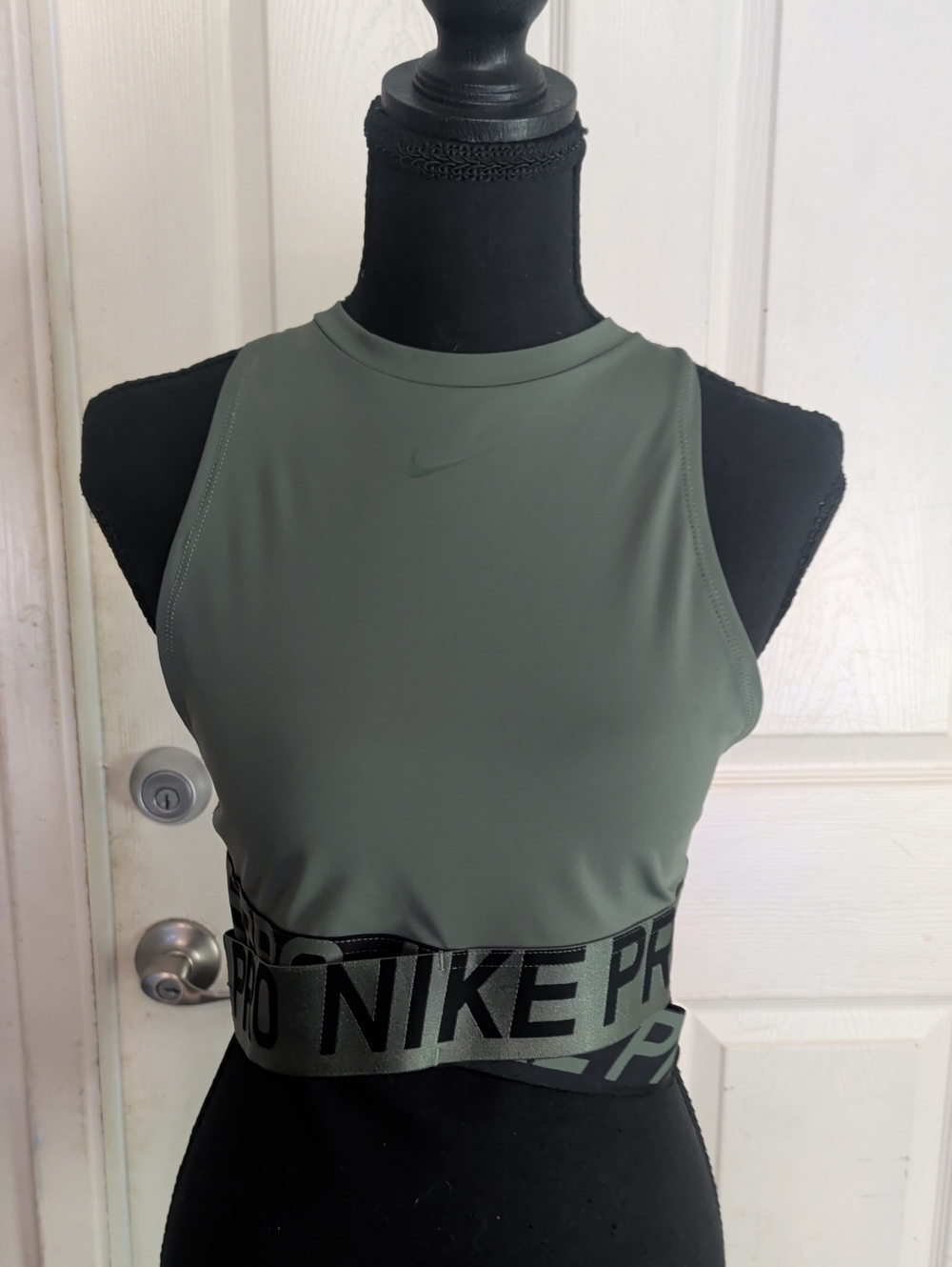 Nike Pro Intertwist crop top/bra size Large NWT New